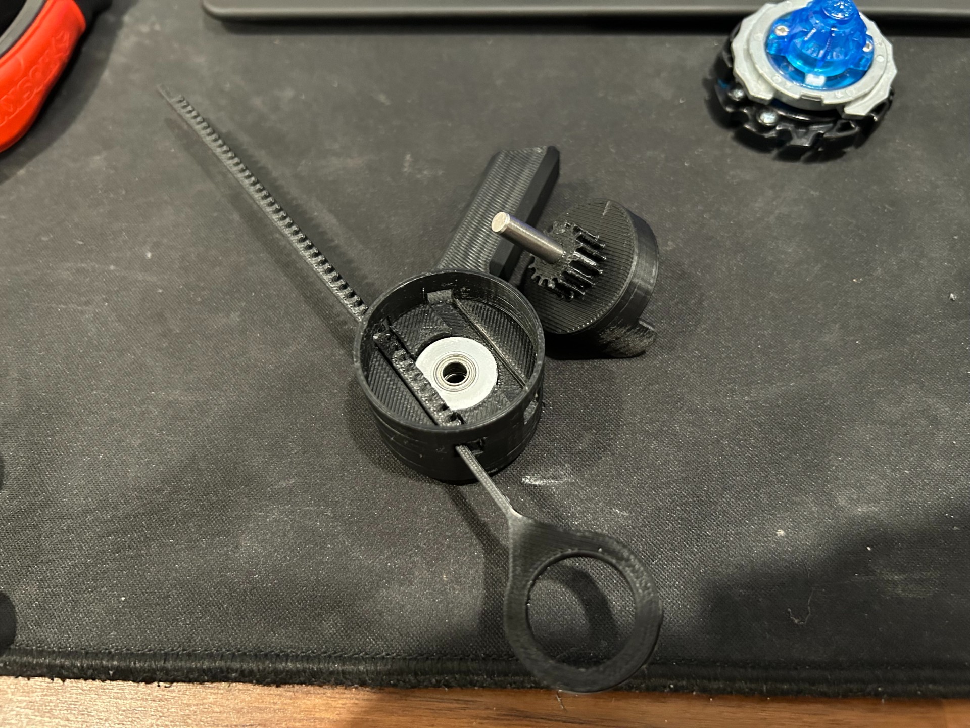 Beyblade launcher photo 1